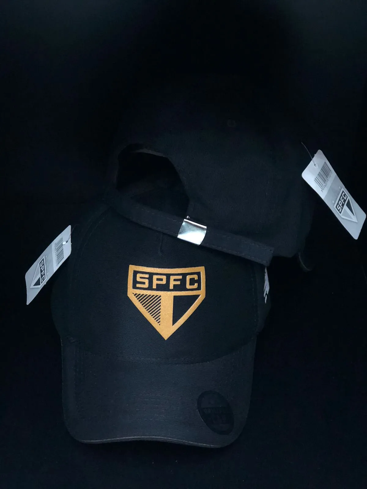 WhatsApp Image 2025-08-29 at 14.02.36 (3) Boné São Paulo Linha Preta - Imagem 1