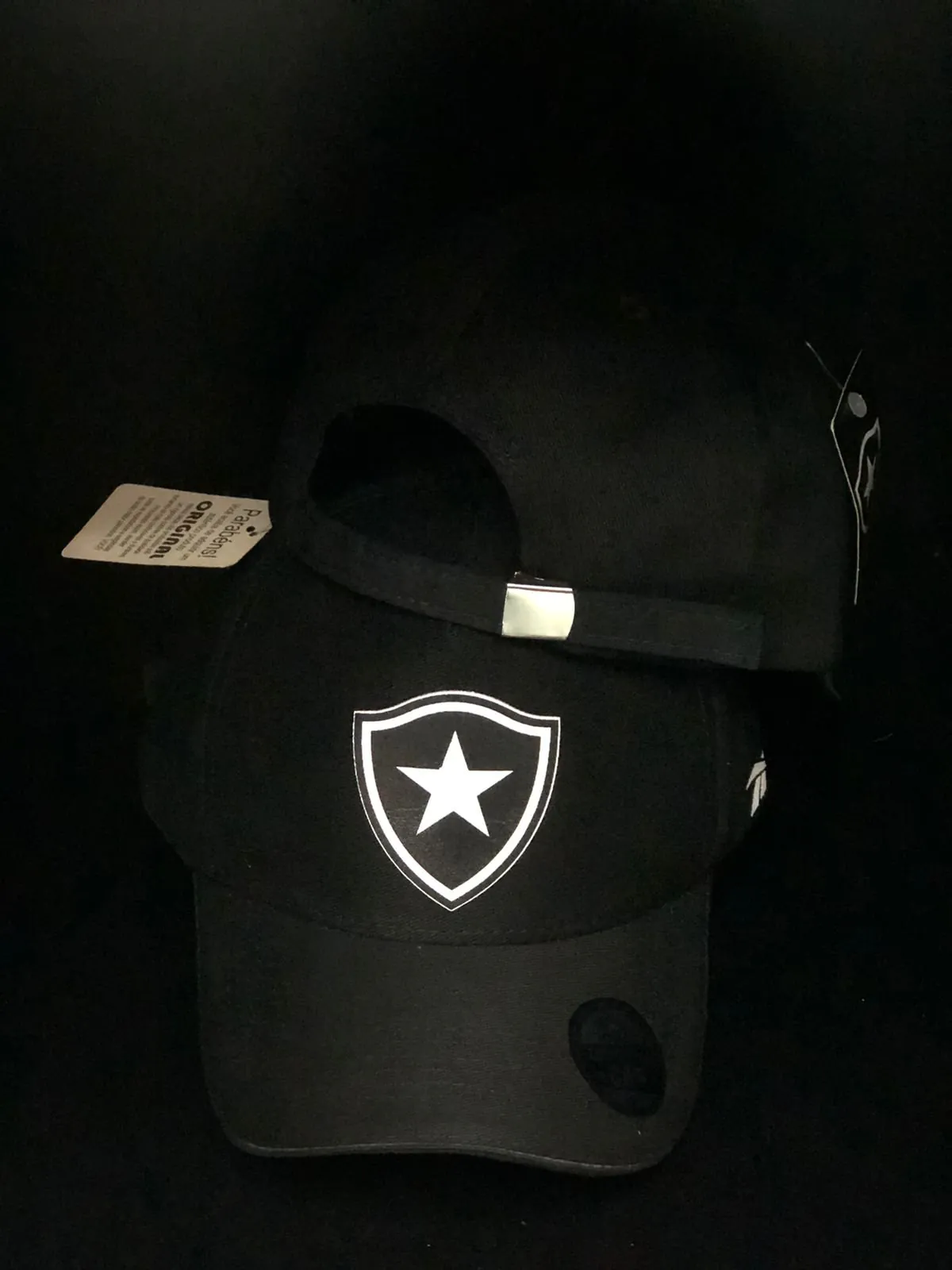 WhatsApp Image 2025-08-29 at 14.02.38 Boné Botafogo Preto - Imagem 1